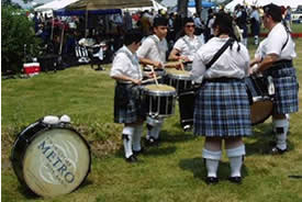 image of Twin Cities Pipe Band drum circle
